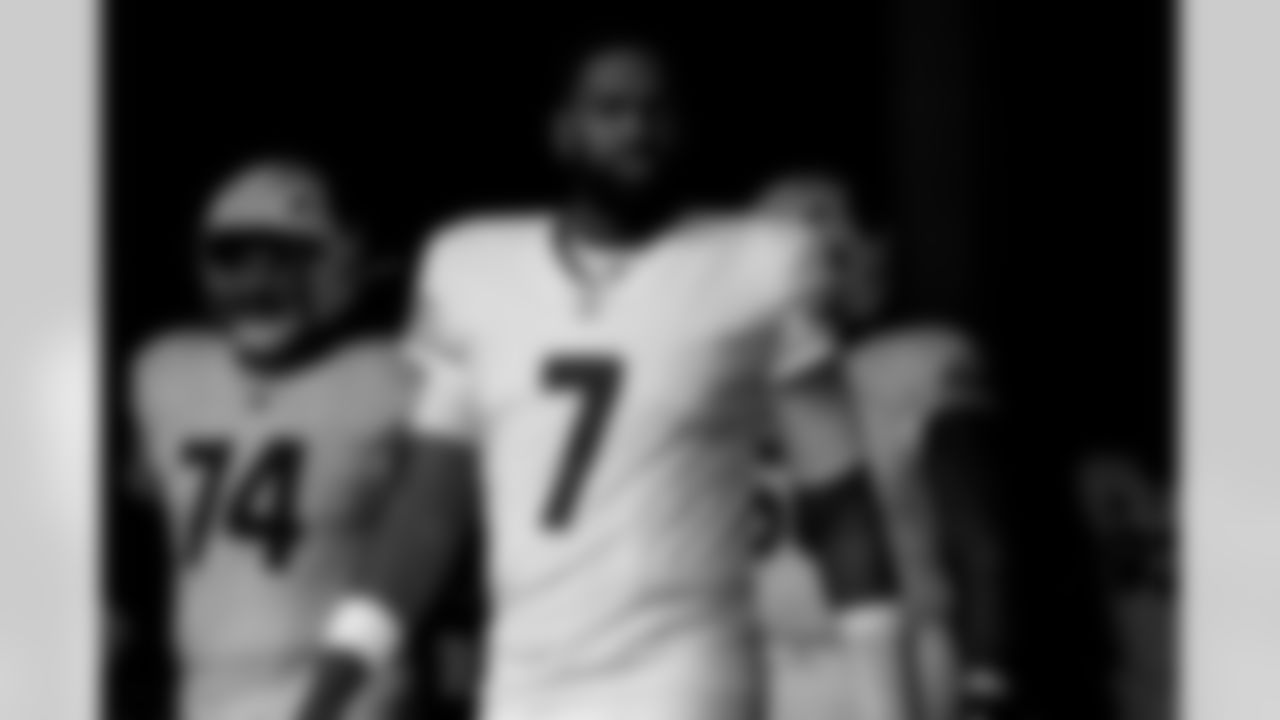 Arizona Cardinals quarterback Jacoby Brissett (7) during the Week 17 regular season game between the Arizona Cardinals and the Cincinnati Bengals on Sunday, Dec. 28, 2025 in Cincinnati, OH.