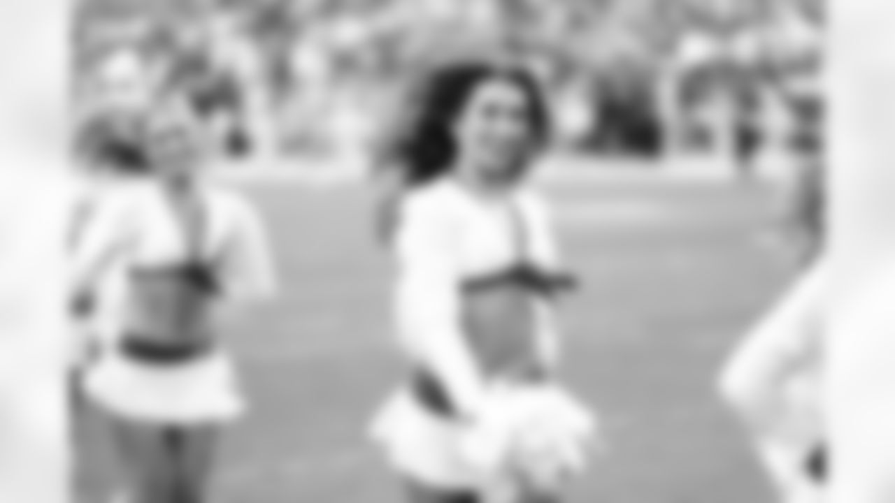 The Arizona Cardinals Cheerleaders during the Week 15 game against the San Francisco 49ers at State Farm Stadium on Dec. 17, 2023.