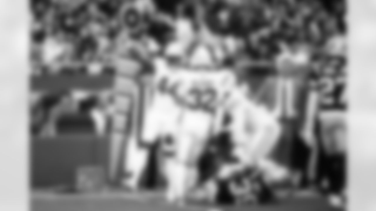 Arizona Cardinals linebacker Owen Pappoe (44) during the Week 15 regular season game between the Arizona Cardinals and the New England Patriots on Sunday, Dec 15, 2024 at State Farm Stadium.