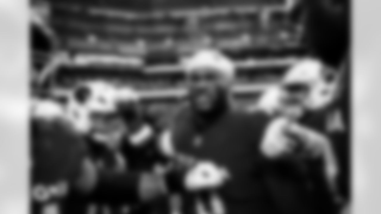 Arizona Cardinals offensive lineman Paris Johnson Jr. (70) during the Week 14 regular season game between the Arizona Cardinals and the Los Angeles Rams on Sunday, Dec. 7, 2025 at State Farm Stadium.