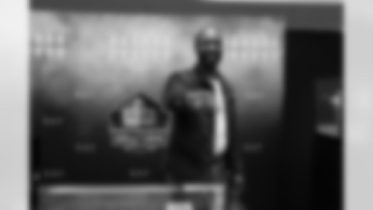 Former Arizona Cardinals wide receiver Larry Fitzgerald gets fitted for his bust, jacket and ring during the Pro Football Hall of Fame Sizing Saturday on Saturday, Feb. 7, 2026 in San Francisco, CA.