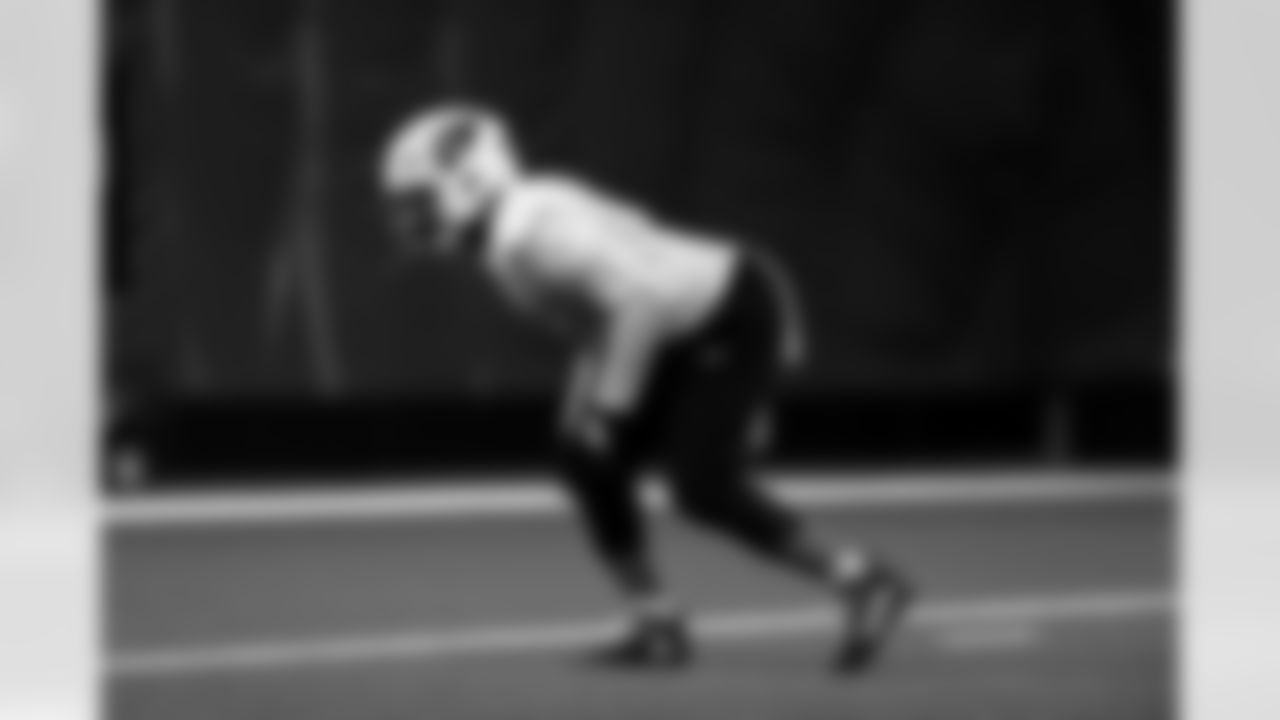 Arizona Cardinals linebacker BJ Ojulari (9) during practice at the Dignity Health Training Facility on Wednesday, Nov. 19, 2025 in Tempe, AZ.