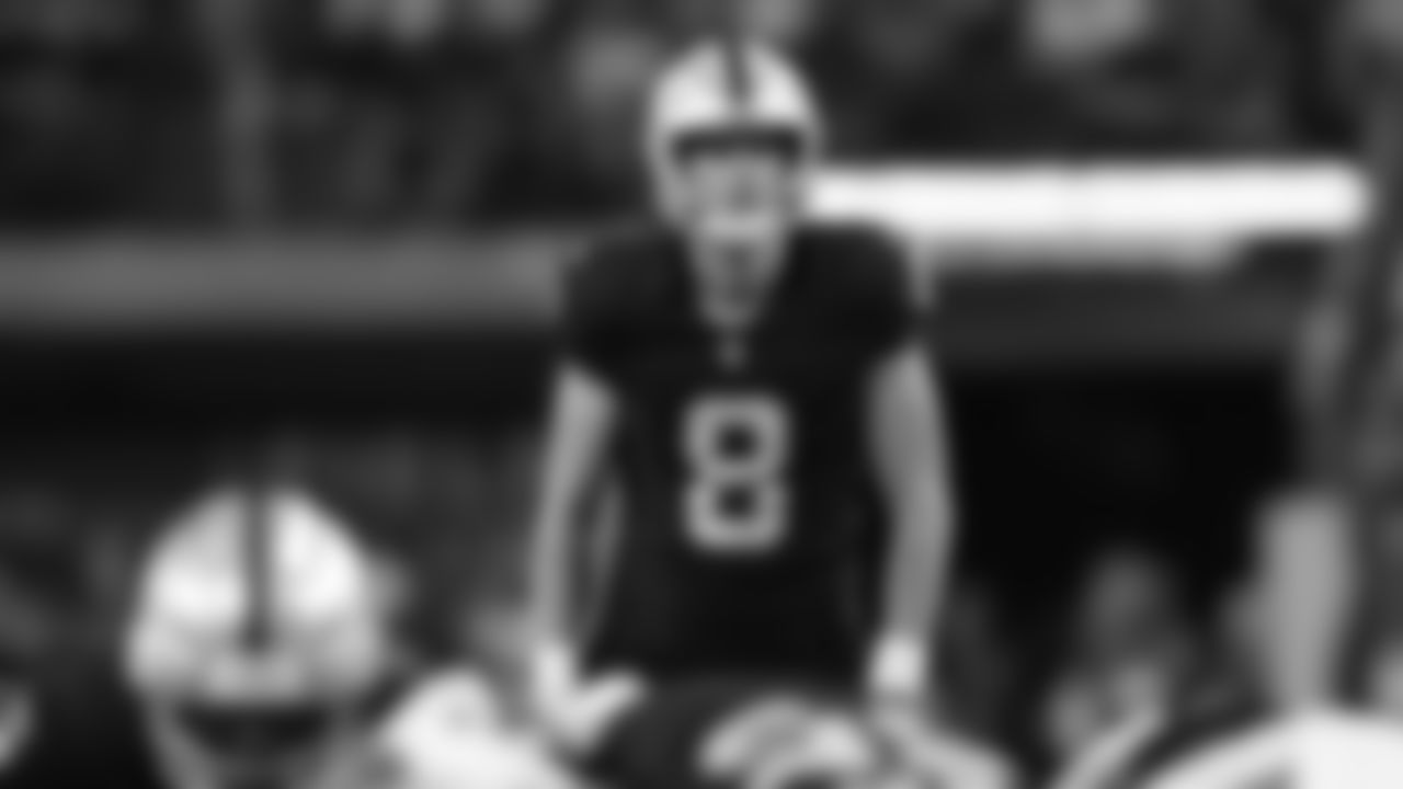 Las Vegas Raiders place kicker Daniel Carlson (8) lines up a field goal against the Cleveland Browns in the fourth quarter of an NFL game Sunday, Nov. 23, 2025, in Las Vegas. (AP Photo/Candice Ward)