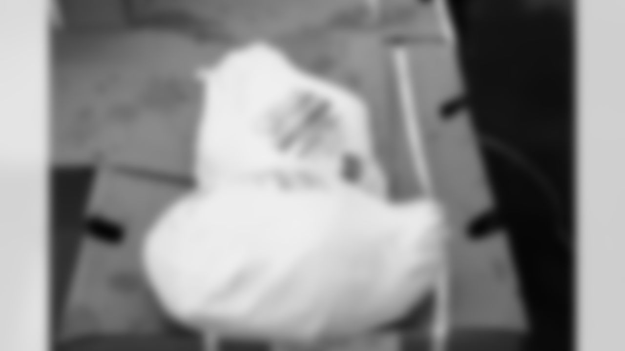 Arizona Cardinals offensive lineman Kelvin Beachum (68) and Arizona Cardinals offensive lineman Paris Johnson Jr. (70) host a food distribution for families at the Eisenhower Center for Innovation in collaboration with United Food Bank on Tuesday, Nov. 18, 2025 in Mesa, AZ.