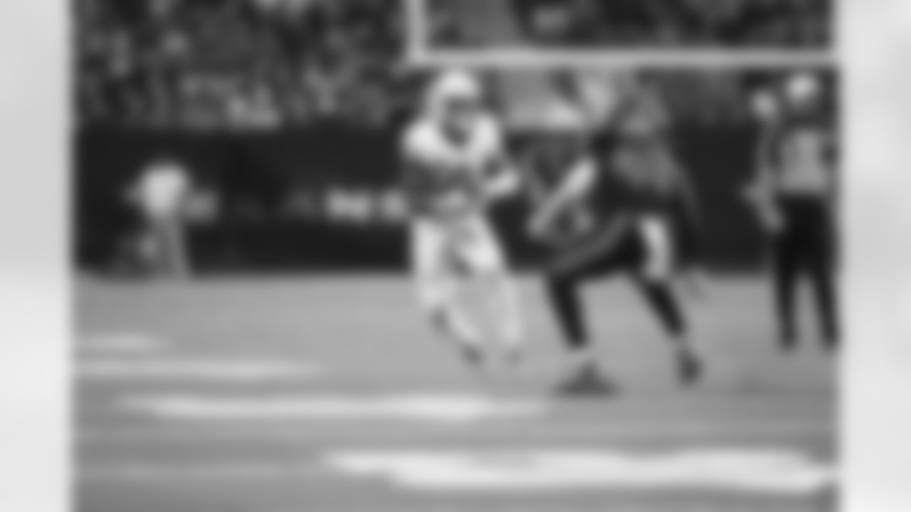 Arizona Cardinals running back James Conner (6) during the Week 11 regular season game between the Arizona Cardinals and the Houston Texans on Sunday, Nov 19, 2023 in Houston, TX.