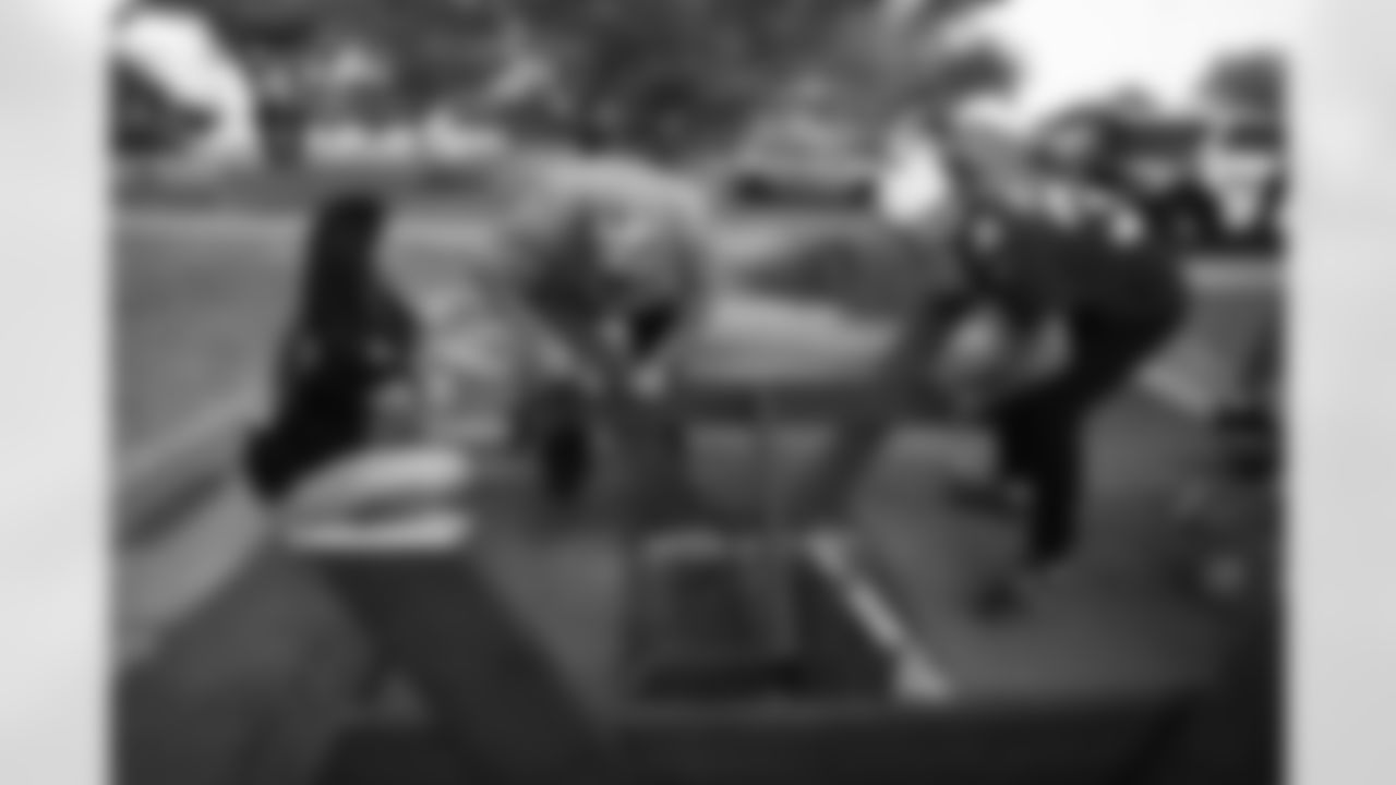 The Arizona Cardinals host veterans, members from the Pat Tillman Foundation, Civics leaders, and TAPS members for a community service event with Phoenix ToolBank on Monday, Nov. 10, 2025 in Tempe, AZ.