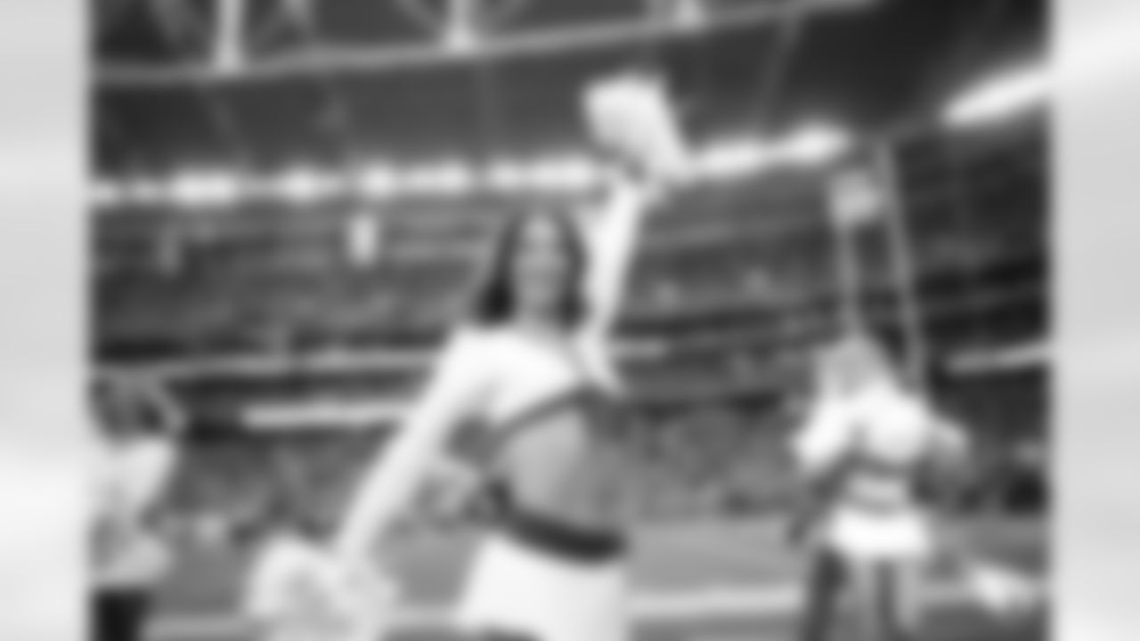 The Arizona Cardinals Cheerleaders during the Week 15 game against the San Francisco 49ers at State Farm Stadium on Dec. 17, 2023.