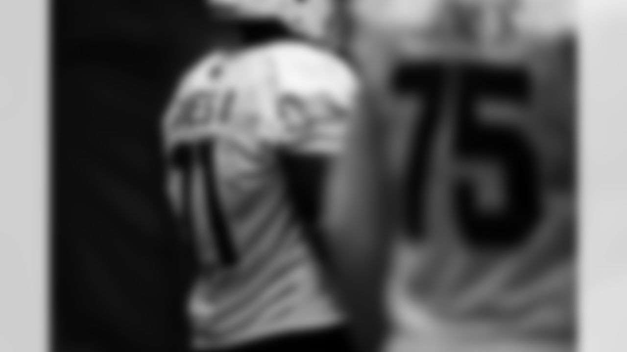 Arizona Cardinals offensive lineman Jon Gaines II (71) during practice at the Dignity Health Training Facility on Thursday, Dec. 25, 2025 in Tempe, AZ.