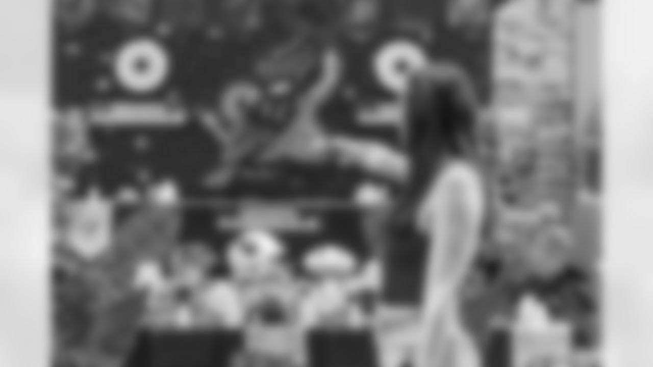NFL2025_1012_113852-9219_DAR