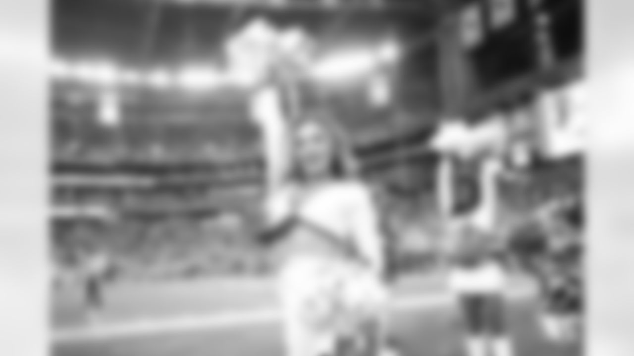The Arizona Cardinals Cheerleaders during the Week 15 game against the San Francisco 49ers at State Farm Stadium on Dec. 17, 2023.