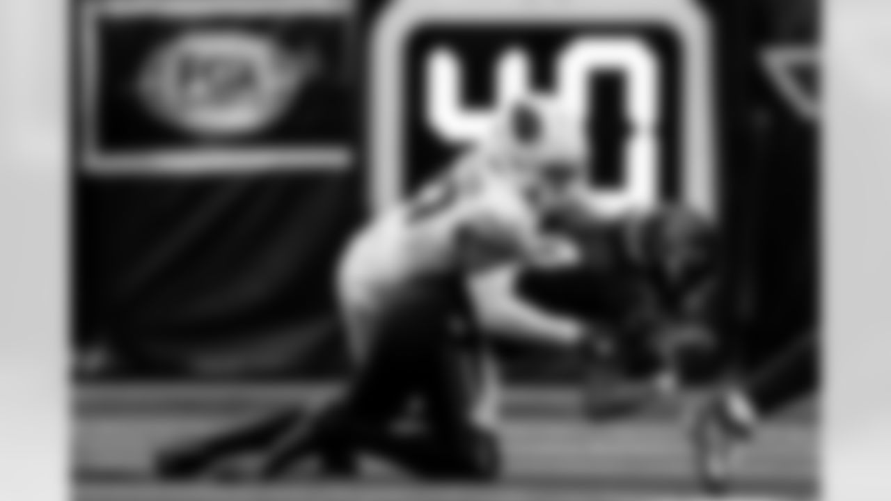 Arizona Cardinals linebacker Akeem Davis-Gaither (27) during the Week 15 regular season game between the Arizona Cardinals and the Houston Texans on Sunday, Dec. 14, 2025 in Houston, TX.