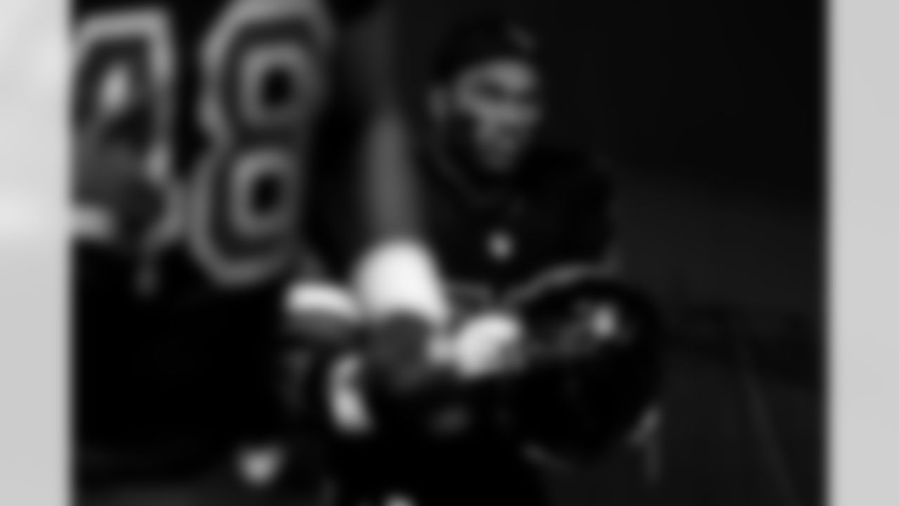 Arizona Cardinals offensive lineman Paris Johnson Jr. (70) during the Week 11 regular season game between the Arizona Cardinals and the San Francisco 49ers on Sunday, Nov. 16, 2025 at State Farm Stadium.