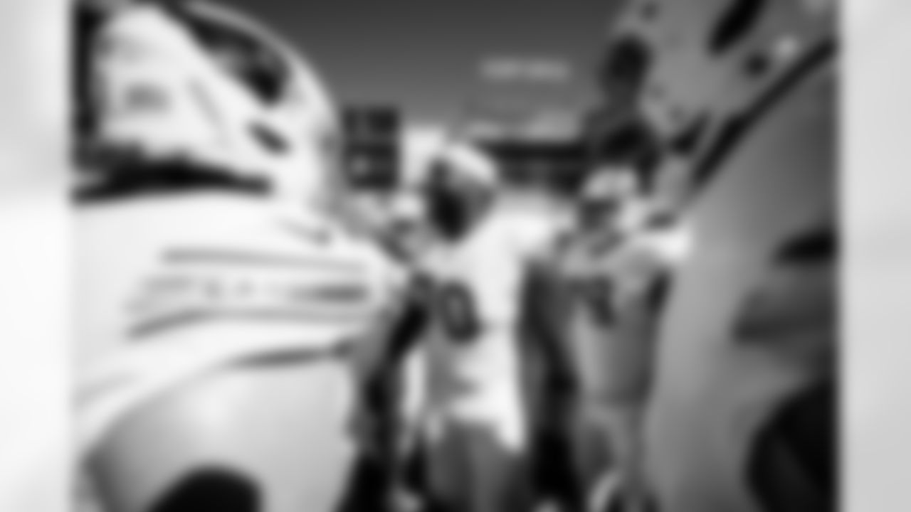 Arizona Cardinals offensive lineman Paris Johnson Jr. (70) during the Week 13 regular season game between the Arizona Cardinals and the Tampa Bay Buccaneers on Sunday, Nov. 30, 2025 in Tampa, FL.