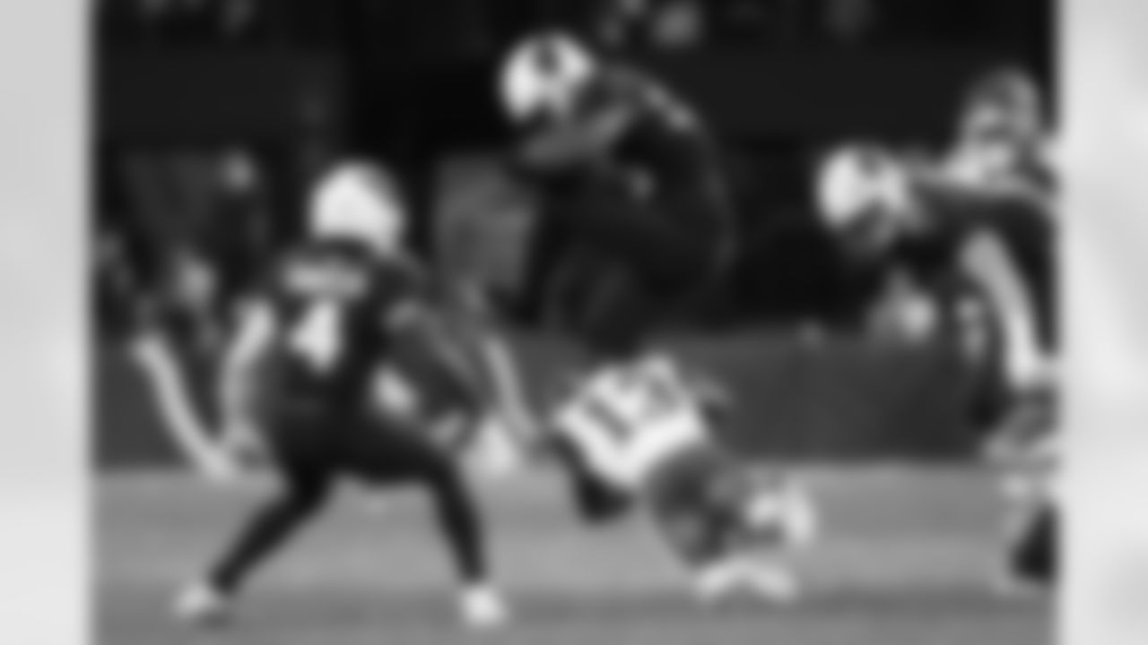 Arizona Cardinals running back Trey Benson (33) during the Week 1 preseason game between the Arizona Cardinals and the Kansas City Chiefs on Saturday, Aug. 9, 2025 at State Farm Stadium.
