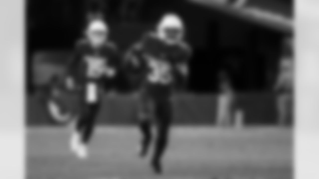Arizona Cardinals running back Bam Knight (35) during the Week 1 preseason game between the Arizona Cardinals and the Kansas City Chiefs on Saturday, Aug. 9, 2025 at State Farm Stadium.