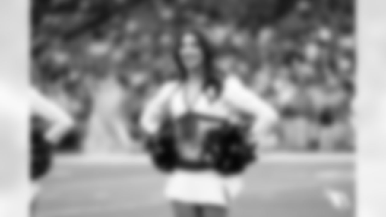 cheerleaders vs ravens_00147