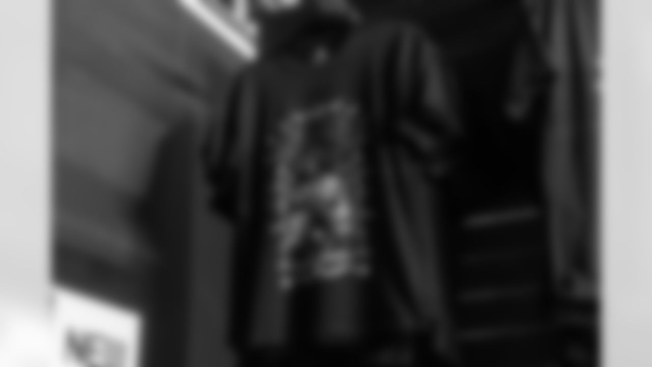 NFL2025_1012_130000-0076_DAR