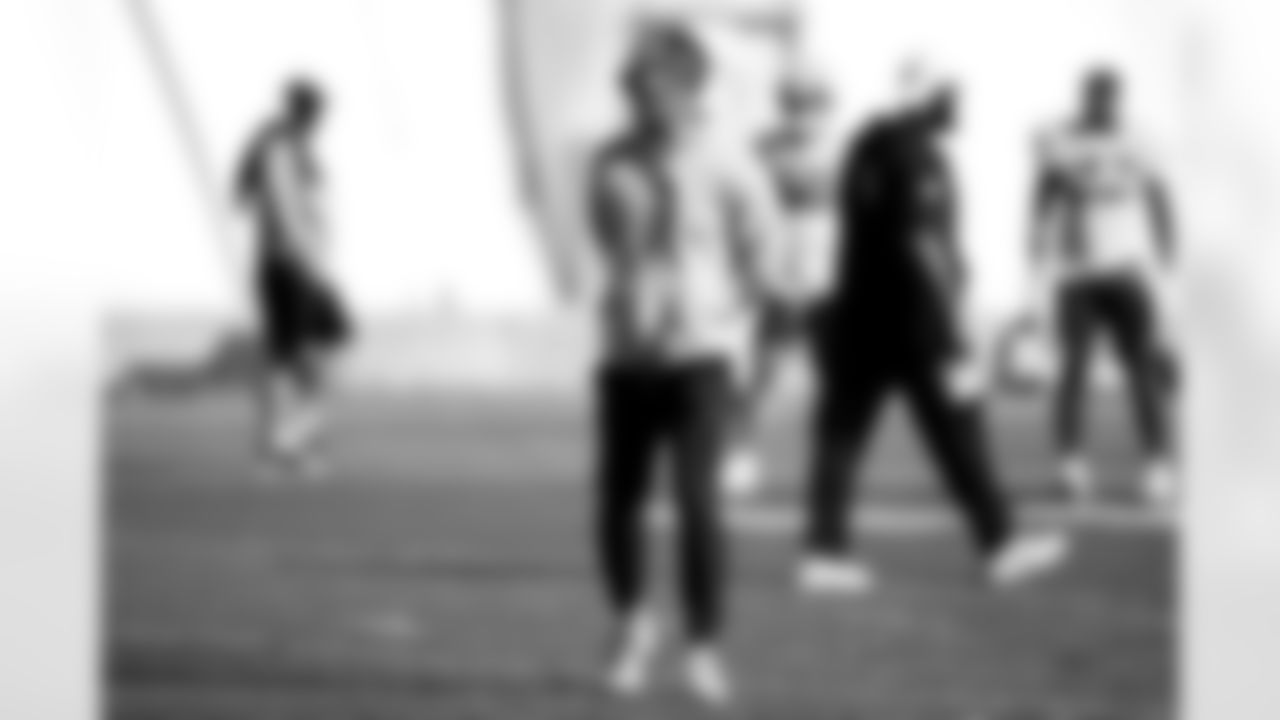 Arizona Cardinals Head Coach Jonathan Gannon during practice at the Dignity Health Training Facility on Thursday, Dec. 4, 2025 in Tempe, AZ.