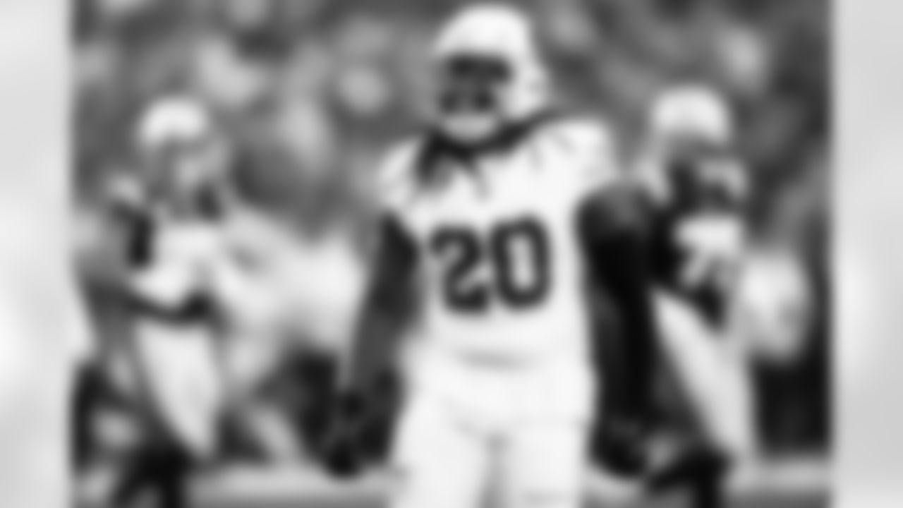 Arizona Cardinals running back DeeJay Dallas (20) during the Week 15 regular season game between the Arizona Cardinals and the New England Patriots on Sunday, Dec 15, 2024 at State Farm Stadium.