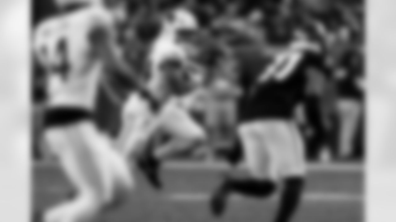 Arizona Cardinals tight end Elijah Higgins (84) during the Week 16 regular season game between the Arizona Cardinals and the Atlanta Falcons on Sunday, Dec. 21, 2025 at State Farm Stadium.