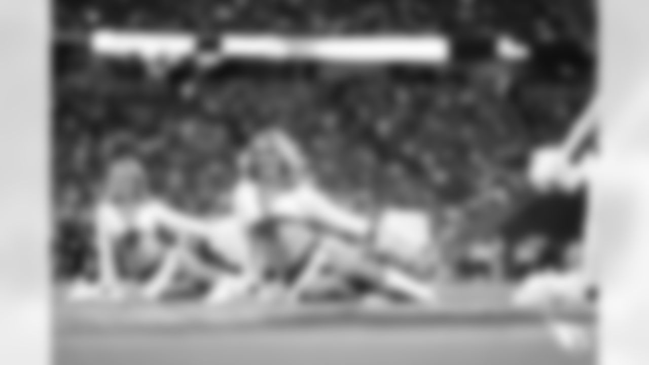 The Arizona Cardinals Cheerleaders during the Week 15 game against the San Francisco 49ers at State Farm Stadium on Dec. 17, 2023.
