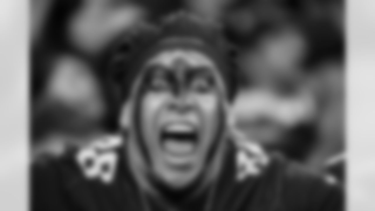 Fans during the Week 12 regular season game between the Arizona Cardinals and the Jacksonville Jaguars on Sunday, Nov. 23, 2025 at State Farm Stadium.