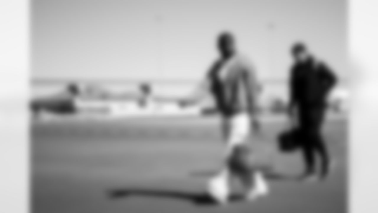 Arizona Cardinals running back Trey Benson (33) travels to Seattle before the Week 10 regular season game against the Seattle Seahawks on Saturday, Nov. 8, 2025 in Phoenix, AZ.