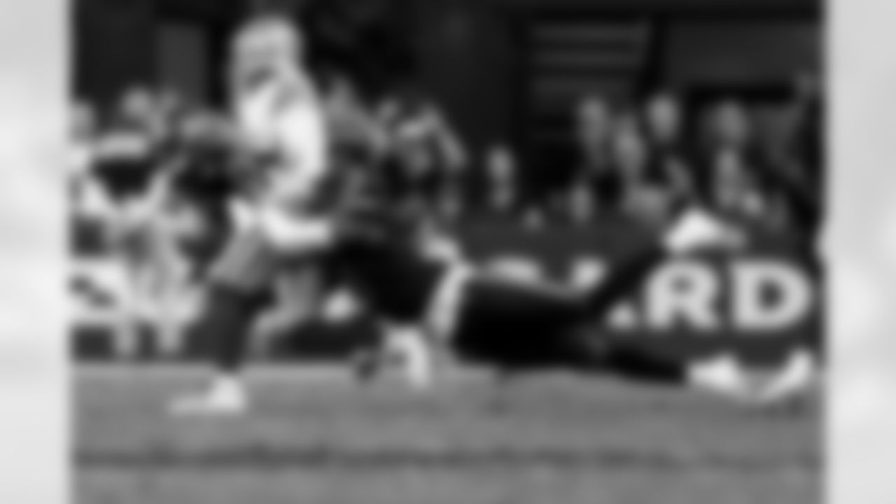 Arizona Cardinals linebacker Josh Sweat (10) during the Week 11 regular season game between the Arizona Cardinals and the San Francisco 49ers on Sunday, Nov. 16, 2025 at State Farm Stadium.