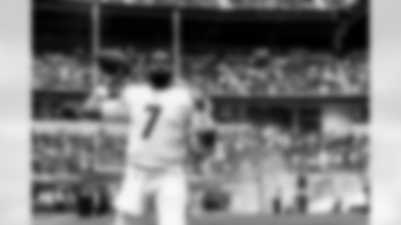 Arizona Cardinals quarterback Jacoby Brissett (7) during the Week 18 regular season game between the Arizona Cardinals and the Los Angeles Rams on Sunday, Jan. 4, 2026 in Los Angeles, CA.