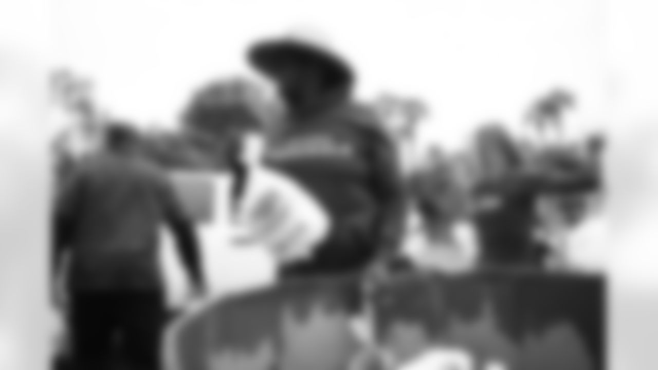 State Farm, Desert Financial Credit Union, and the Arizona Cardinals teamed up with United Food Bank to donate meals to local families in need at Mesa Convention Center on Wednesday, Nov. 19, 2025 in Mesa, AZ.