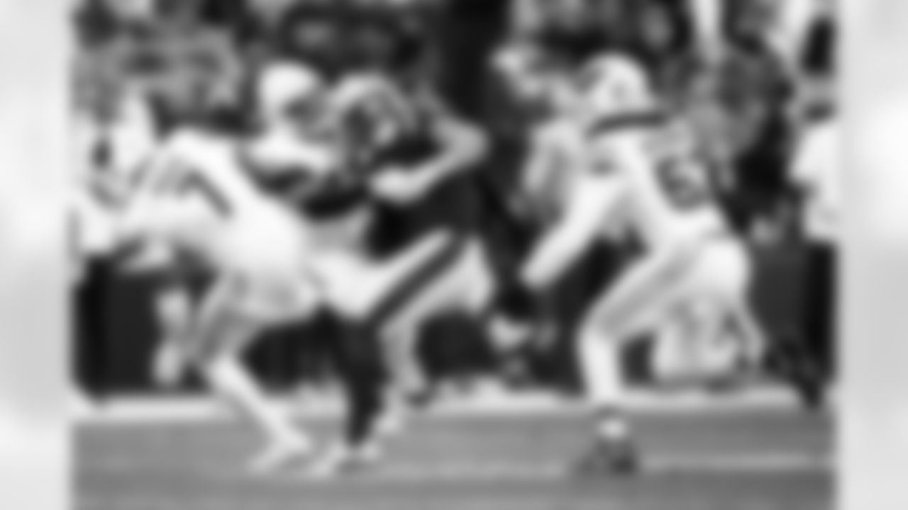 Arizona Cardinals safety Dadrion "Rabbit" Taylor-Demerson (42) during the Week 15 regular season game between the Arizona Cardinals and the New England Patriots on Sunday, Dec 15, 2024 at State Farm Stadium.