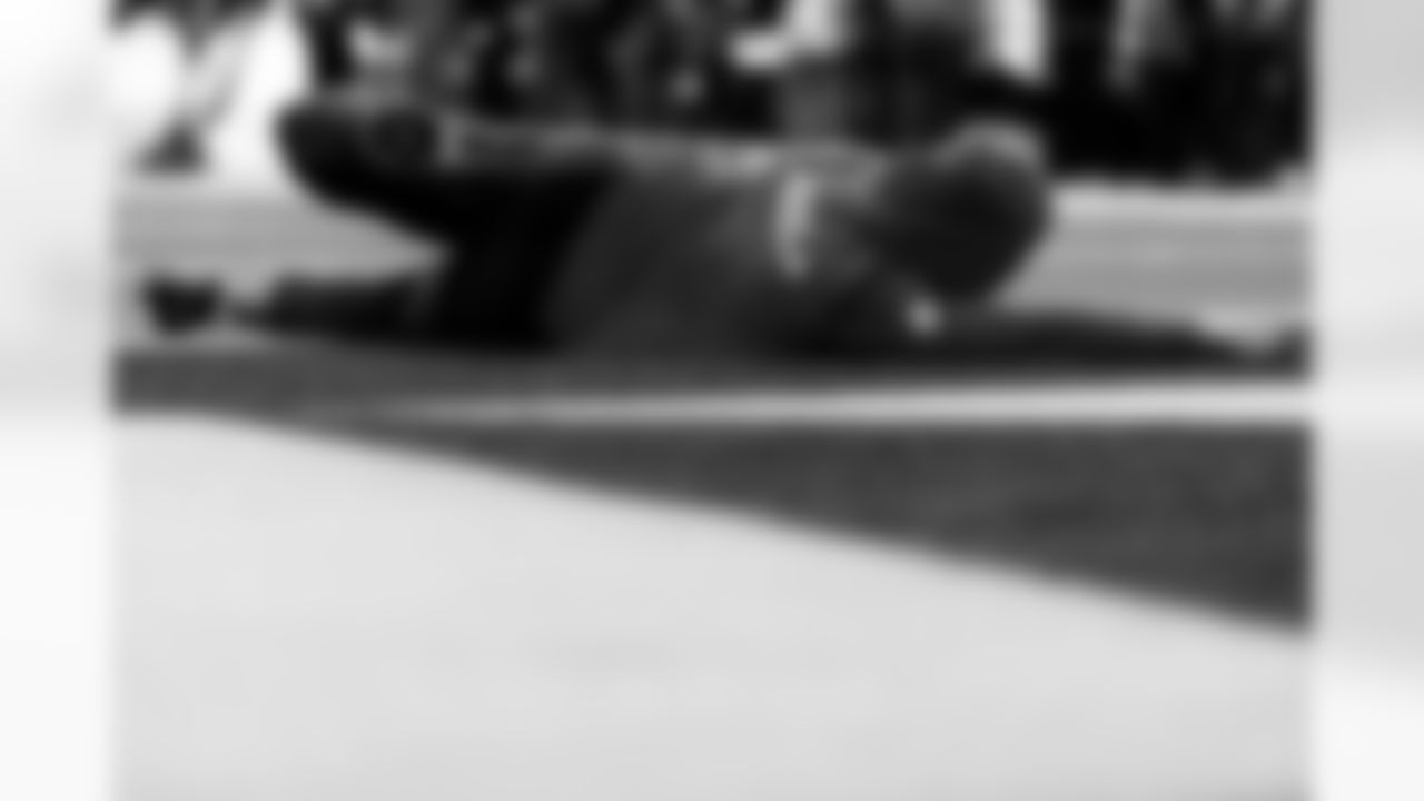 Arizona Cardinals linebacker Baron Browning (5) during the Week 18 regular season game between the Arizona Cardinals and the Los Angeles Rams on Sunday, Jan. 4, 2026 in Los Angeles, CA.