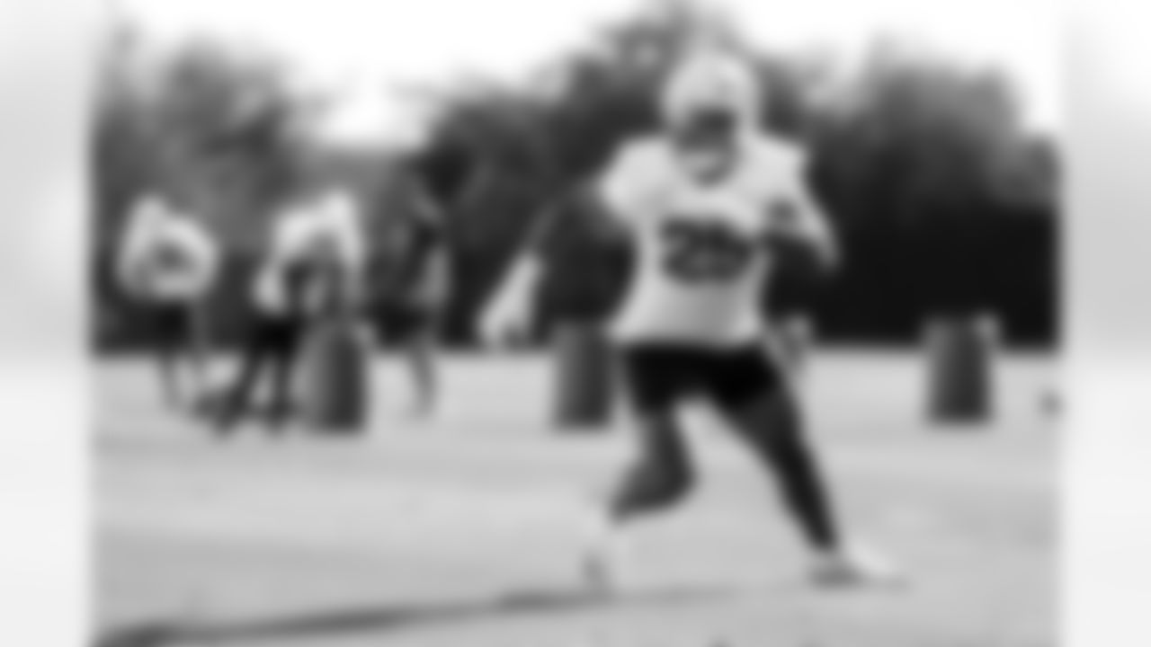 Arizona Cardinals linebacker Zaven Collins (25) during practice at the Dignity Health Training Facility on Wednesday, Dec. 3, 2025 in Tempe, AZ.