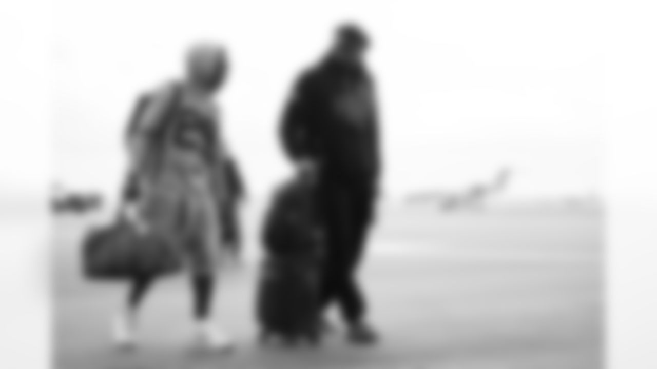 Arizona Cardinals defensive lineman Calais Campbell (93) and Arizona Cardinals cornerback Denzel Burke (29) travels to Cincinnati before the Week 17 regular season game against the Cincinnati Bengals on Saturday, Dec. 27, 2025 in Phoenix, AZ.