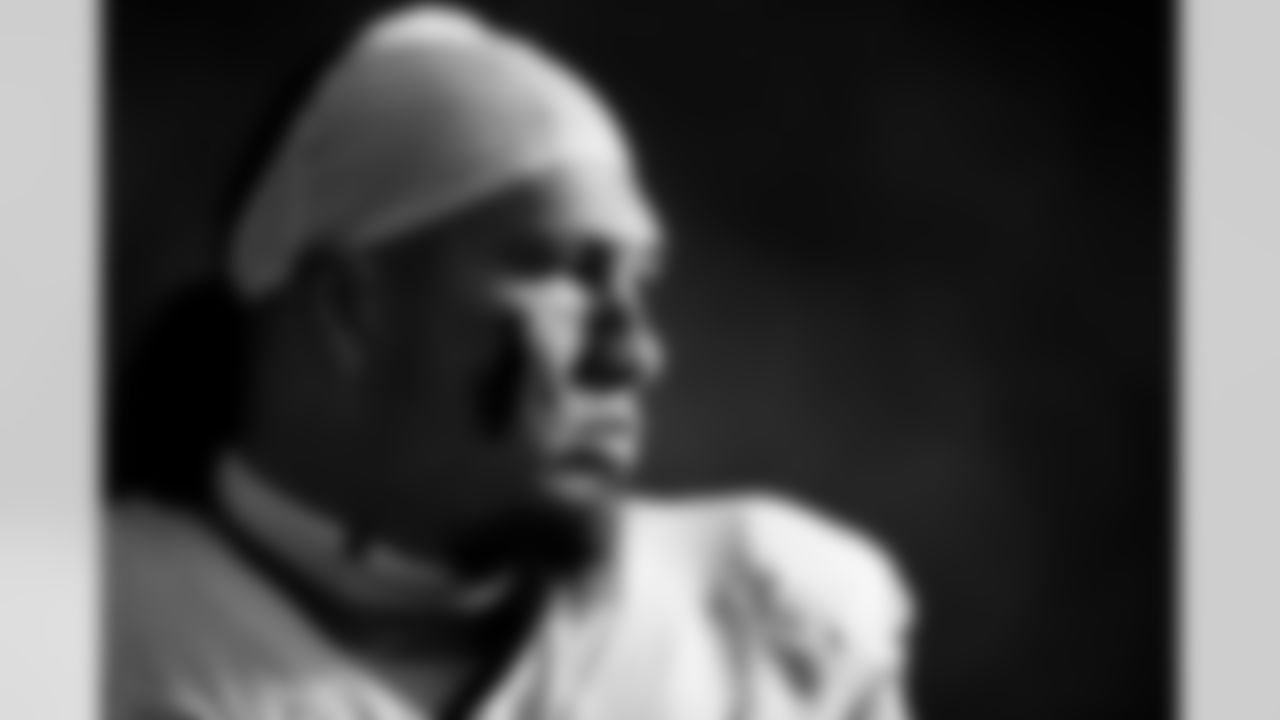 Arizona Cardinals defensive lineman Roy Lopez (98) during the Week 13 regular season game between the Arizona Cardinals and the Minnesota Vikings on Sunday, Dec 1, 2024 in Minneapolis, MN.