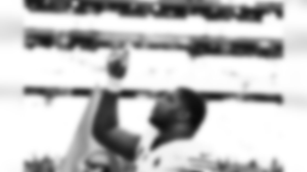 Arizona Cardinals defensive lineman Calais Campbell (93) during the Week 16 regular season game between the Arizona Cardinals and the Atlanta Falcons on Sunday, Dec. 21, 2025 at State Farm Stadium.