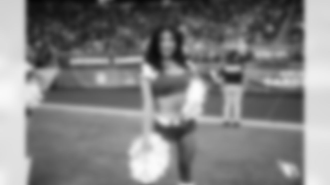 cheerleaders vs ravens_00105