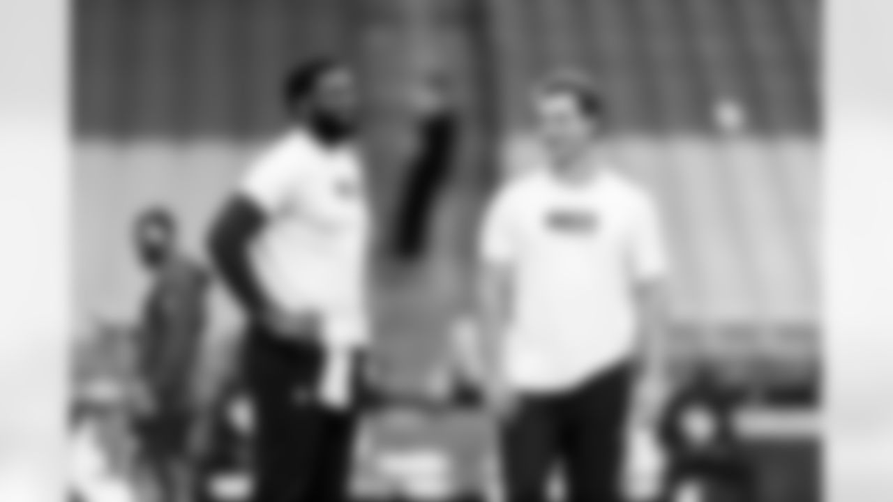 Arizona Cardinals quarterback Jacoby Brissett (7) and Arizona Cardinals quarterback Kedon Slovis (19) during the Week 12 regular season game between the Arizona Cardinals and the Jacksonville Jaguars on Sunday, Nov. 23, 2025 at State Farm Stadium.