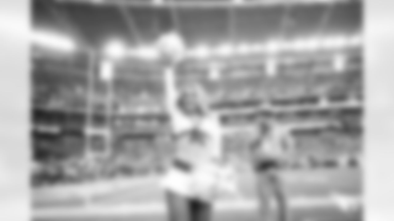 The Arizona Cardinals Cheerleaders during the Week 15 game against the San Francisco 49ers at State Farm Stadium on Dec. 17, 2023.