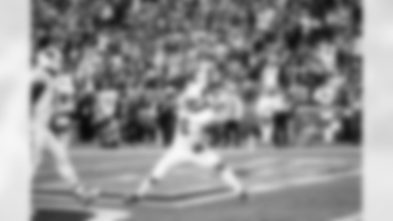 Arizona Cardinals running back James Conner (6) during the Week 15 regular season game between the Arizona Cardinals and the San Francisco 49ers on Sunday, Dec 17, 2023 in Glendale, AZ.