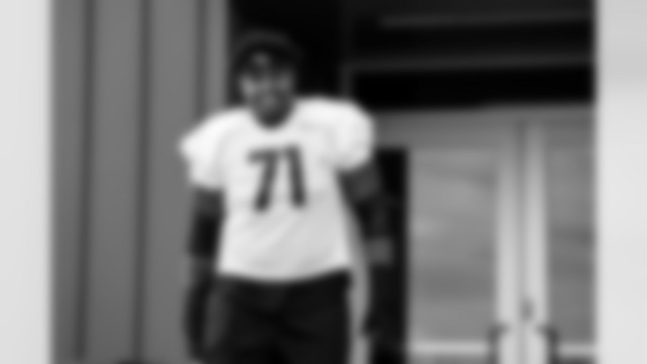 Arizona Cardinals offensive lineman Jon Gaines II (71) during practice at the Dignity Health Training Facility on Thursday, Dec. 25, 2025 in Tempe, AZ.