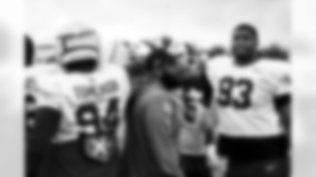 Arizona Cardinals Defensive Line Coach Winston "DeBo" DeLattiboudere III , Arizona Cardinals defensive lineman Dalvin Tomlinson (94) and Arizona Cardinals defensive lineman Calais Campbell (93) during practice at the Dignity Health Training Facility on Thursday, Nov. 20, 2025 in Tempe, AZ.