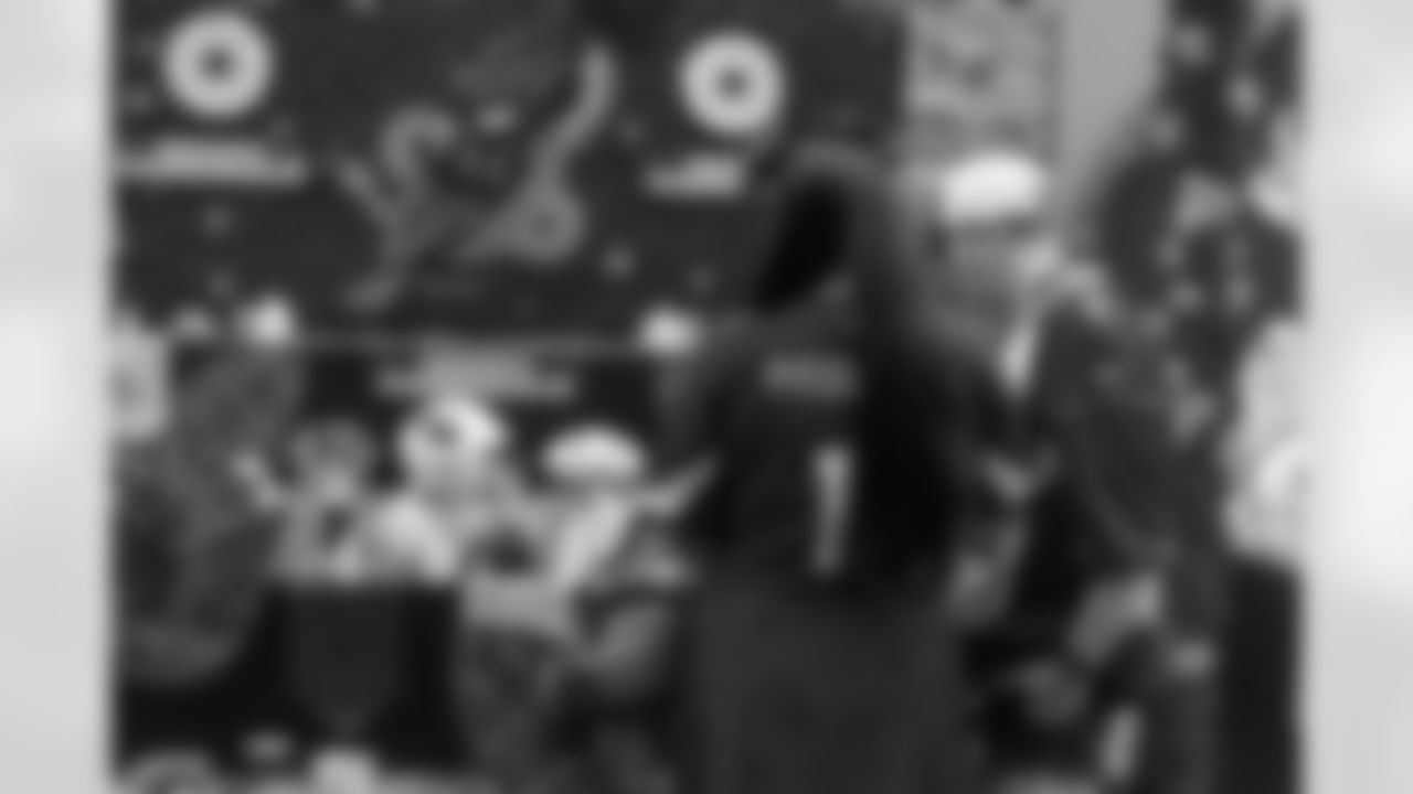NFL2025_1012_124627-9893_DAR