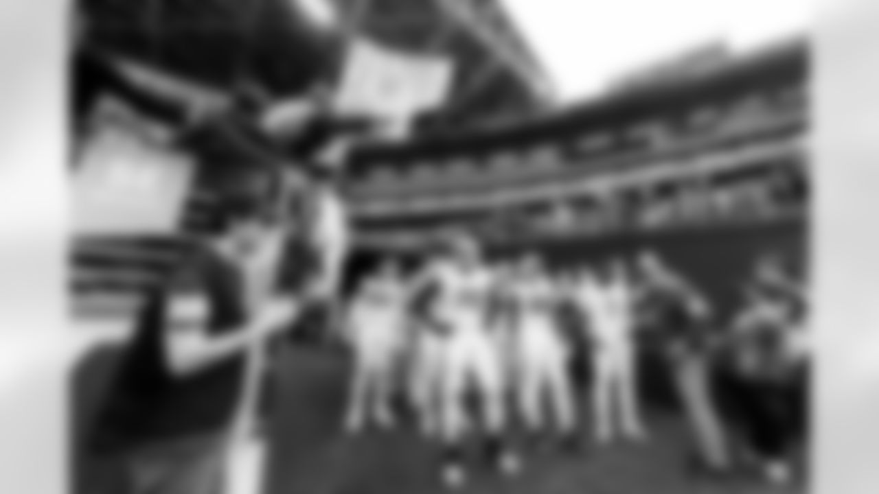 Arizona Cardinals offensive lineman Paris Johnson Jr. (70) , Arizona Cardinals offensive lineman Kelvin Beachum (68) and Arizona Cardinals quarterback Jacoby Brissett (7) during the Week 10 regular season game between the Arizona Cardinals and the Seattle Seahawks on Sunday, Nov. 9, 2025 in Seattle, WA.