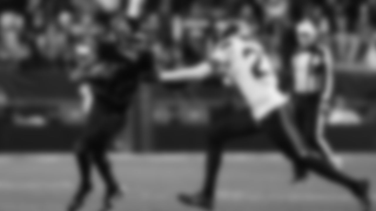 San Francisco 49ers wide receiver Jauan Jennings (15) runs against Seattle Seahawks cornerback Riq Woolen during the first half of an NFL football game in Santa Clara, Calif., Saturday, Jan. 3, 2026. (AP Photo/Jed Jacobsohn)