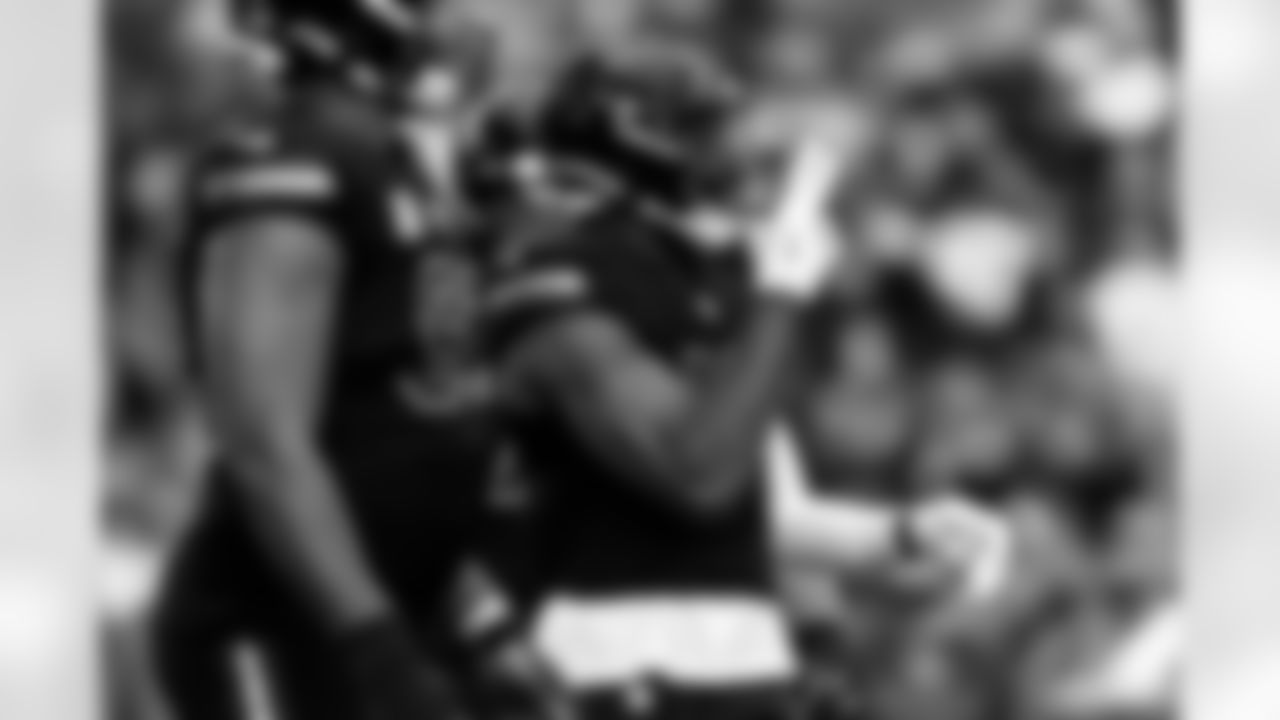 Arizona Cardinals linebacker Josh Sweat (10) during the Week 11 regular season game between the Arizona Cardinals and the San Francisco 49ers on Sunday, Nov. 16, 2025 at State Farm Stadium.