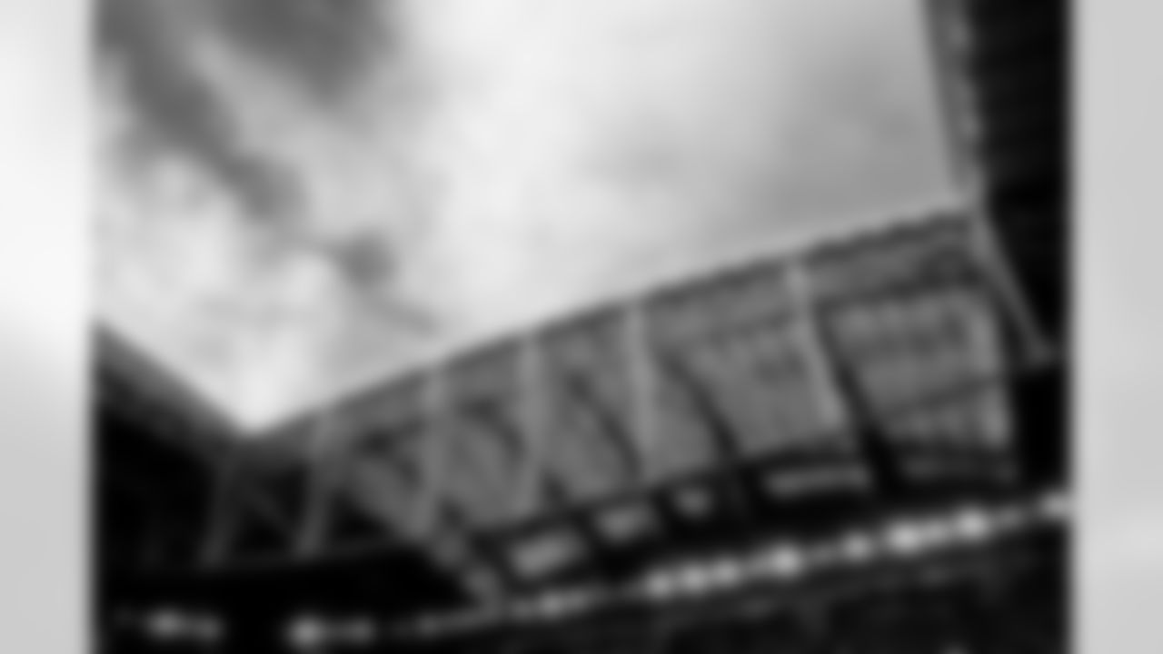 State Farm Stadium roof open during the Week 11 regular season game between the Arizona Cardinals and the San Francisco 49ers on Sunday, Nov. 16, 2025 at State Farm Stadium.