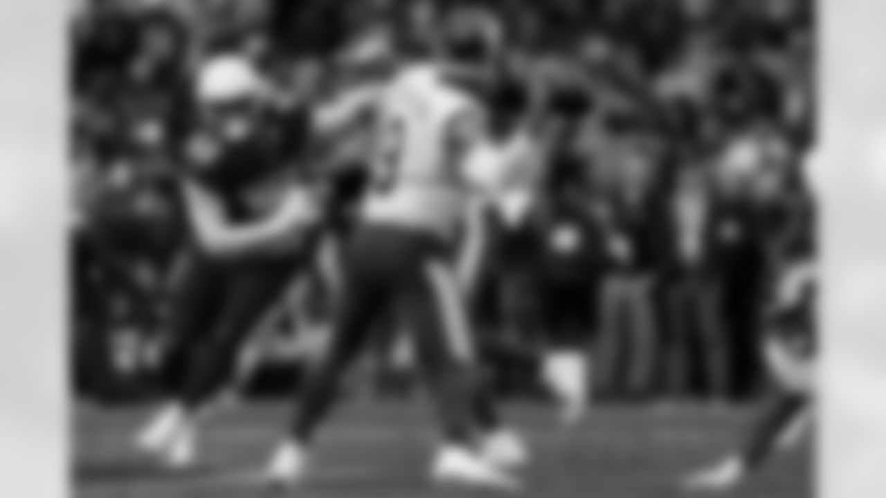 Arizona Cardinals linebacker Jordan Burch (52) during the Week 14 regular season game between the Arizona Cardinals and the Los Angeles Rams on Sunday, Dec. 7, 2025 at State Farm Stadium.