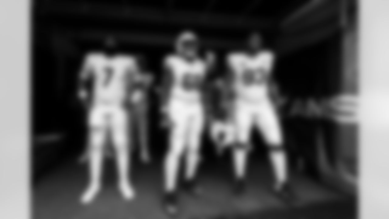 Arizona Cardinals quarterback Jacoby Brissett (7) , Arizona Cardinals offensive lineman Kelvin Beachum (68) and Arizona Cardinals defensive lineman Calais Campbell (93) during the Week 18 regular season game between the Arizona Cardinals and the Los Angeles Rams on Sunday, Jan. 4, 2026 in Los Angeles, CA.