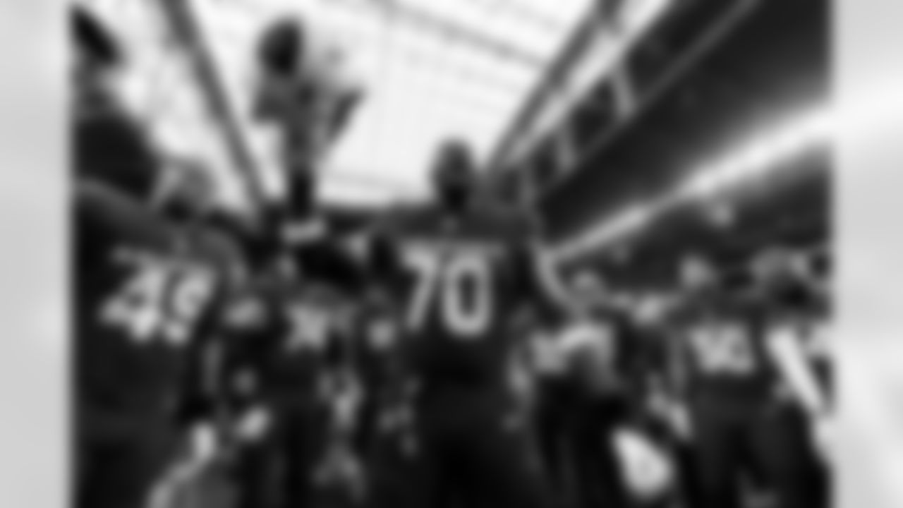 Arizona Cardinals offensive lineman Paris Johnson Jr. (70) during the Week 12 regular season game between the Arizona Cardinals and the Jacksonville Jaguars on Sunday, Nov. 23, 2025 at State Farm Stadium.